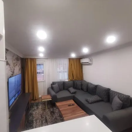 Sisli 8 Apartment *